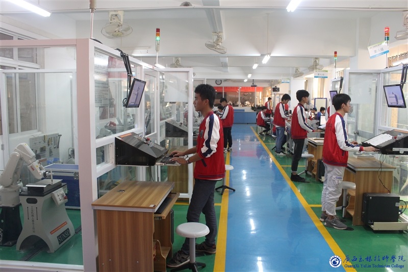 亚洲AV午夜成人片精品网站