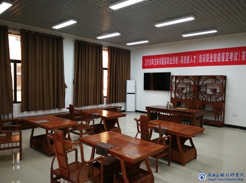 亚洲AV午夜成人片精品网站