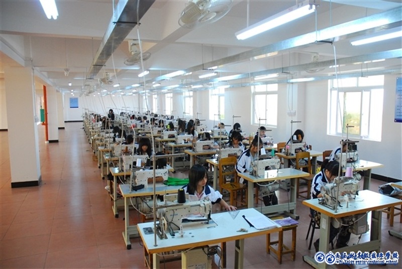 亚洲AV午夜成人片精品网站