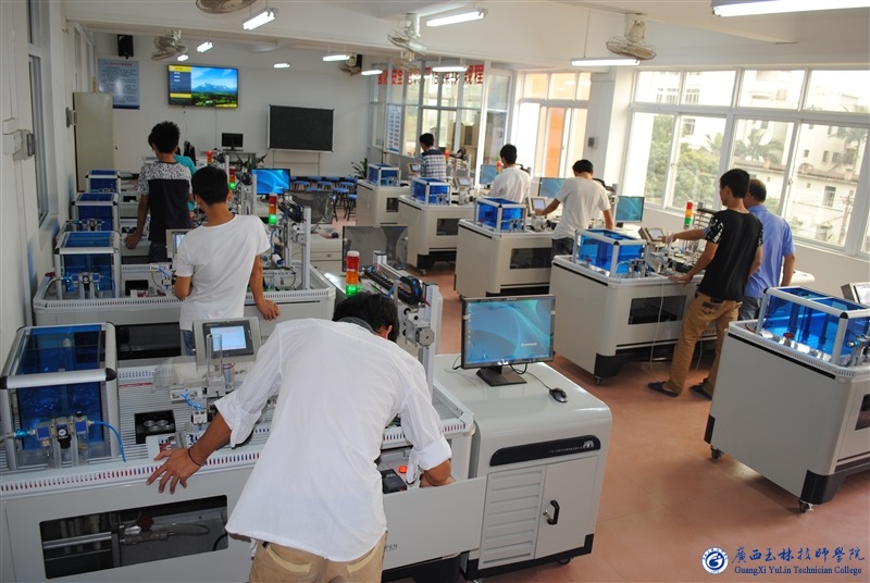 亚洲AV午夜成人片精品网站