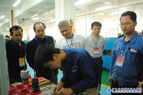 亚洲AV午夜成人片精品网站