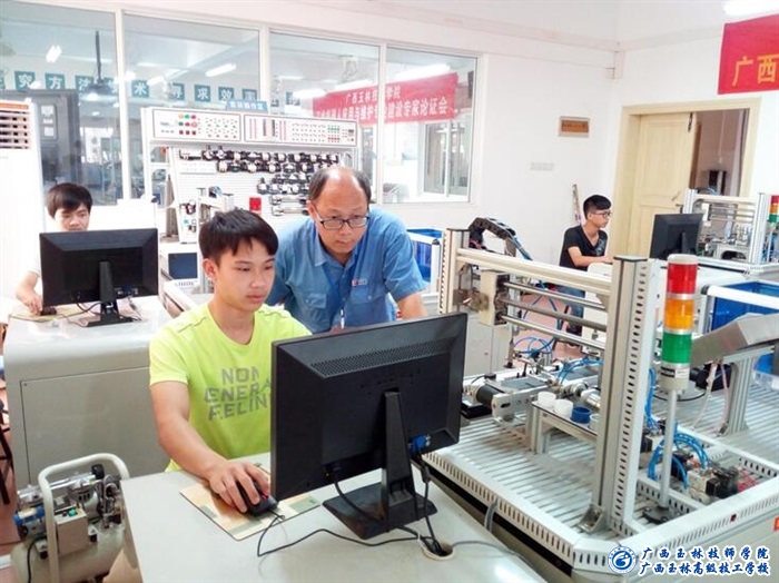 亚洲AV午夜成人片精品网站