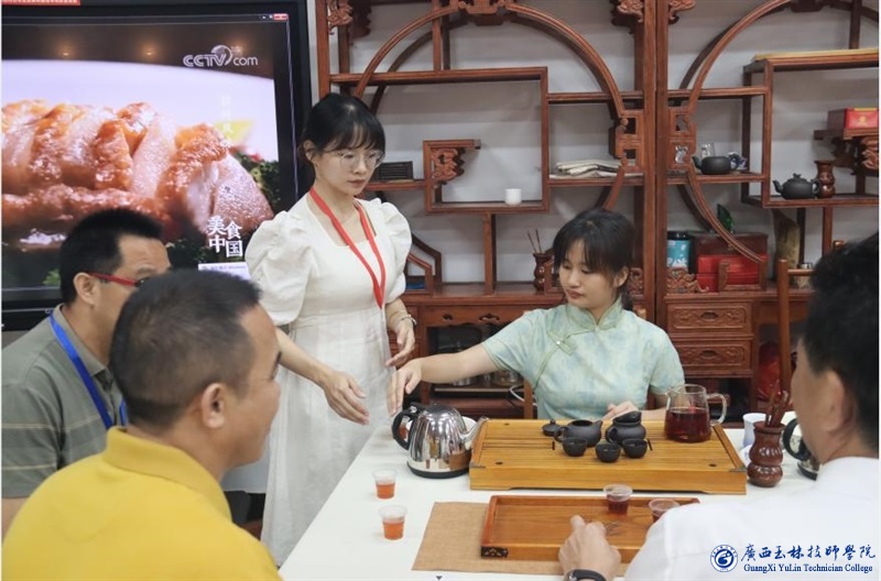 亚洲AV午夜成人片精品网站