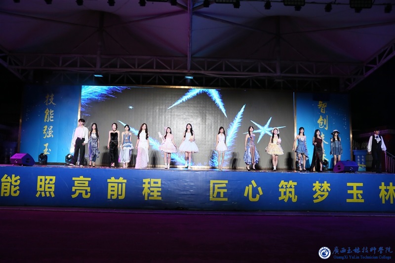 亚洲AV午夜成人片精品网站