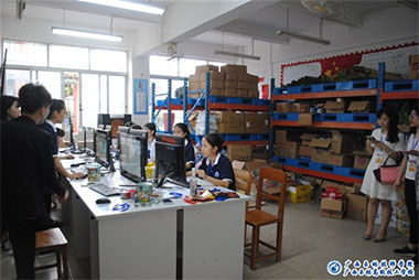 亚洲AV午夜成人片精品网站